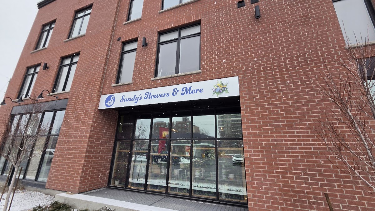 Sandy's Flowers & More — Florist